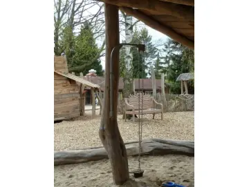 Sandaufzug mit Schwenkarm